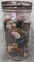 BALL JAR FILLED W/ VINTAGE BUTTONS