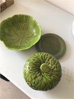 Leaf bowl & gourds decor with green plate
