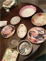 Box of collectible and uncollectible servingware