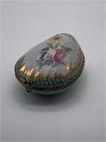 Fine Porcelain Seashell Trinket Box