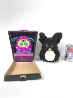 Peluches Furby dont Furby Boom!