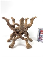 Sculpture enchainement de chameaux en bois