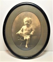 Baby Portrait in Round Frame
