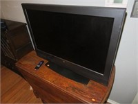 WESTINGHOUSE ROKU TV WITH REMOTE WORKS