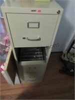 METAL FILE CABINET WITH 3 DRAWERS ONLY