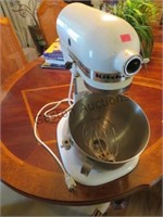 KITCHEN-AID HEAVY DUTY STAND MIXER MODEL