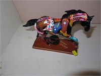 THE TRAIL PAINTED PONIES STATUE