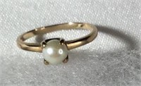 10 kt Gold Pearl Ring