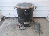 CHAR-BROIL BIG EASY PROPANE COOKER 23 INCH TALL