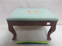 ADORABLE NEEDLEPOINT TOP FOOTSTOOL 16X12X11 INCH