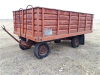 4 wheel wagon with box and hoist POOR FLOOR