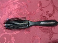 Paul Mitchell Sytling brush 407