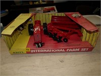 I.H. 544 Farm set