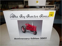 Farmall 400--Toy Tractor Times