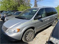 2004  CHRYSLER  TOWN & COU   Tow# 106642