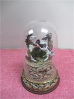 Horse Staute w/Display  Glass