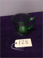 Green quart measuring cup