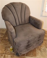 Cushioned Swivel Accent Armchair
