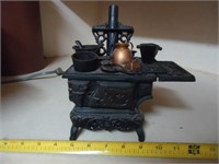 Miniature Cast iron Cook Stove w/Pans