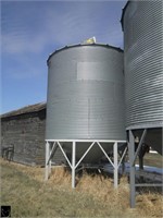 1800bu Grain Bin On Double Skid Hopper