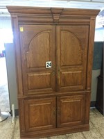 BROYHILL 2 PIECE OAK TV ARMOIRE