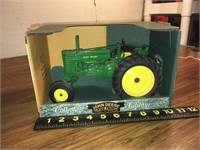 Collector edition JD model G tractor