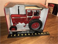 Collector edition Case IH 856 tractor