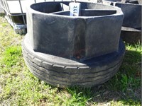 Mineral Feeder Mounted on 10.00 -20 Truck Tire