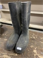 SIZE 12 MUD BOOTS