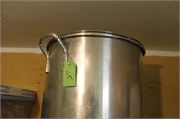LARGE STOCK POT FILLED WITH CANNING SUPPLIES