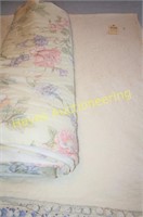 Flowered Comforter & Chenille Bedspread Full