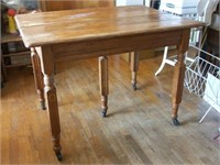 5-Legged Oak Table w/ 3 Leaves 30X42X30