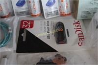 SANDISK USB FLASH DRIVE