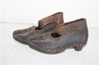 1800'S LEATHER SHOES (CHILD'S SIZE)