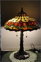 STAINED GLASS LAMP WITH POT METAL BASE