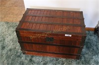 WOOD CHEST