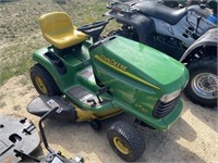 John Deere LT150 Automatic lawn tractor