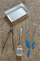 Hammered tray, grilling toys, roasting forks