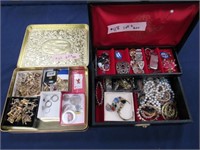 GROUP LOT COSTUME JEWELRY BOX LOADED PLUS MORE:
