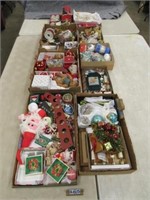 LARGE LOT OF CHRISTMAS DECOR. & COLLECTIBLES: