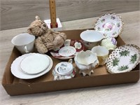 FLAT WITH TEA CUPS/ SAUCERS/ BEAR/ GLASSWARE FLAT