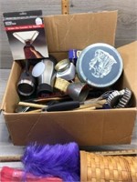 BOX OF KITCHN UTENSILS/ MUGS/ DUSTERS BOX OF KITCH