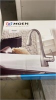 Pull down kitchen faucet