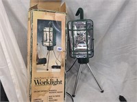 12 volt work light magnetic mount/tripod works