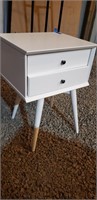 Side table - missing legs screws