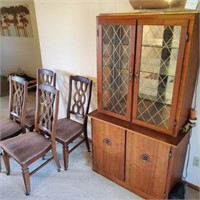 Dining hutch w/ mirrored back & 4 chairs