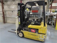 Yale 3,000 Lb Cap Electric 3-Wheel Forklift