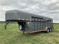 646. 2011 Valley 20' Livestock Trailer