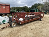H&S 20' trycicle front feeder wagon