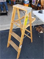 4' Wood Step Ladder